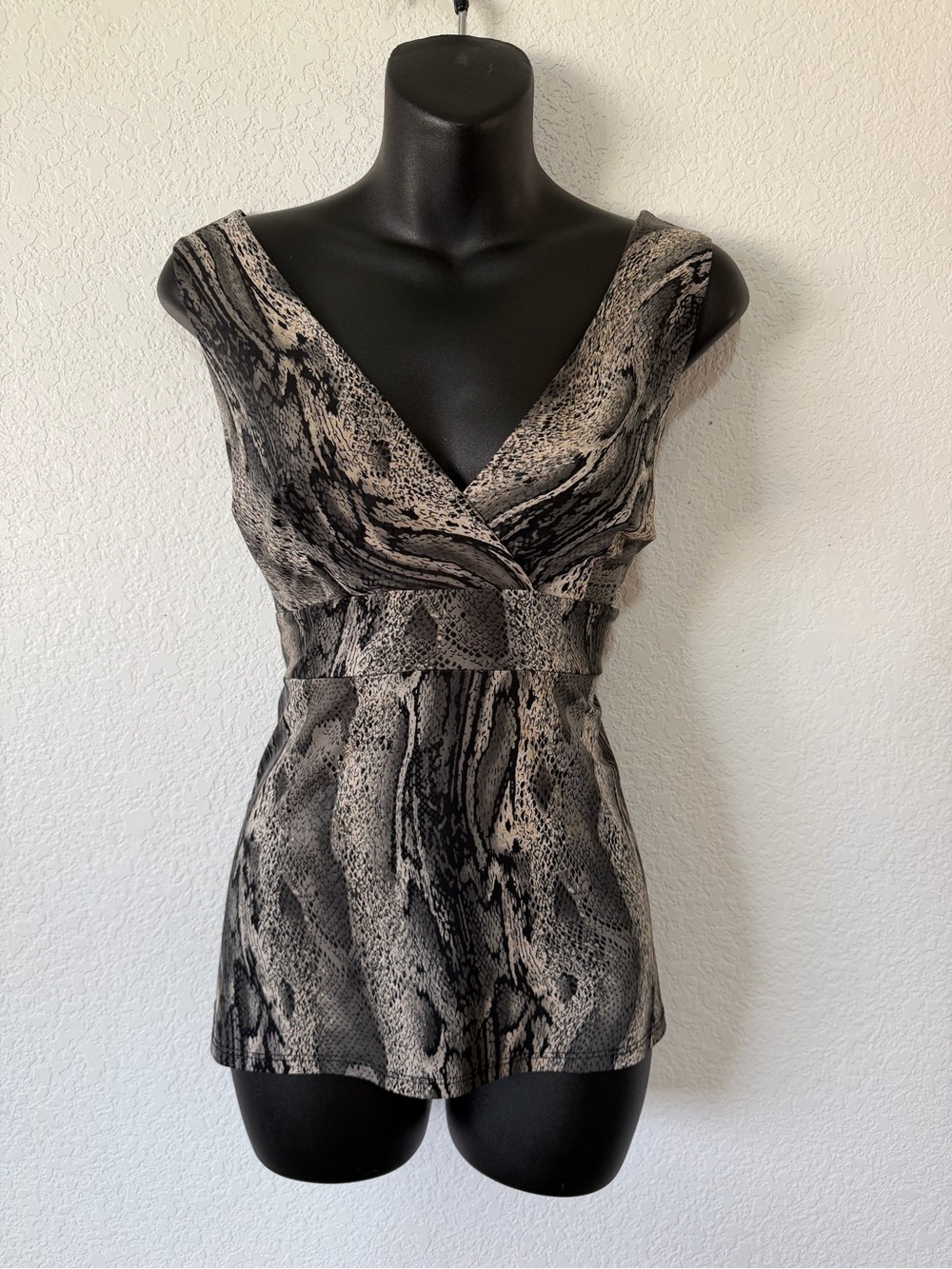 Mob Wife INC International Concepts Snakeskin Print Cami Top ✨
